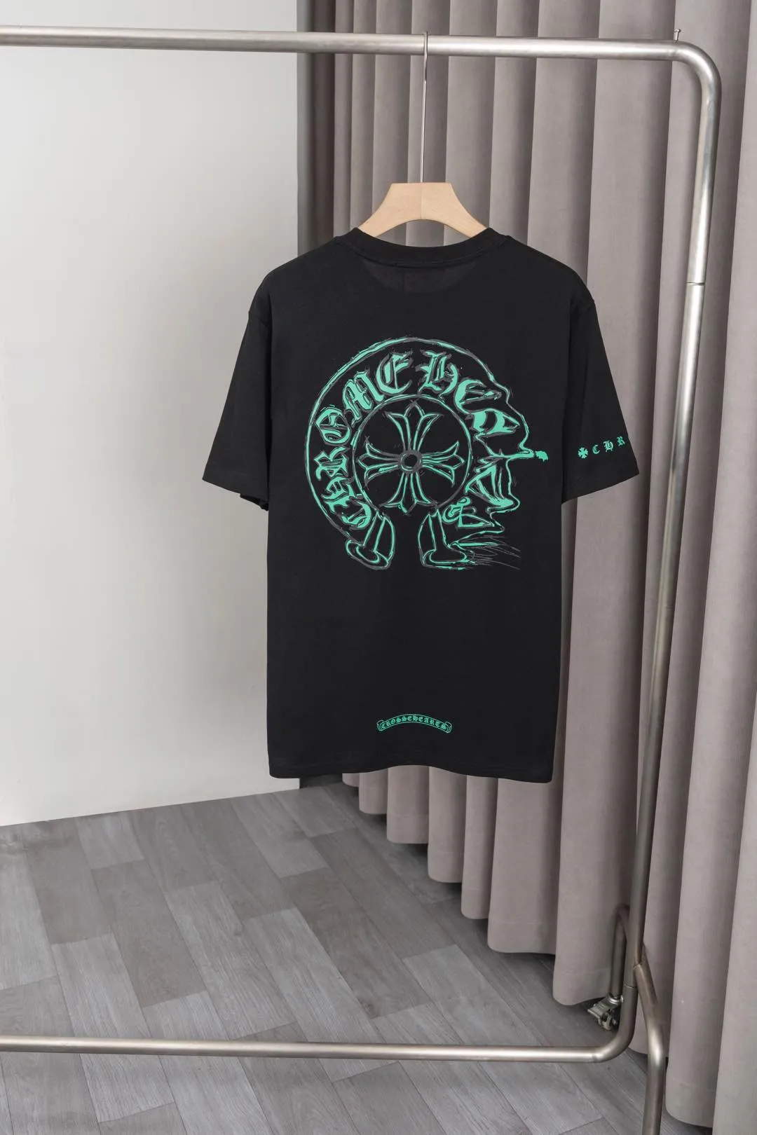 P130 X059 Chrome Hearts 25ss new T-sleeve! Made of 260g double-yarn pure cotton fabric, front and back color pattern printing technology, fashionable and versatile, same style for men and women. Color: black, white, size: M～3XL